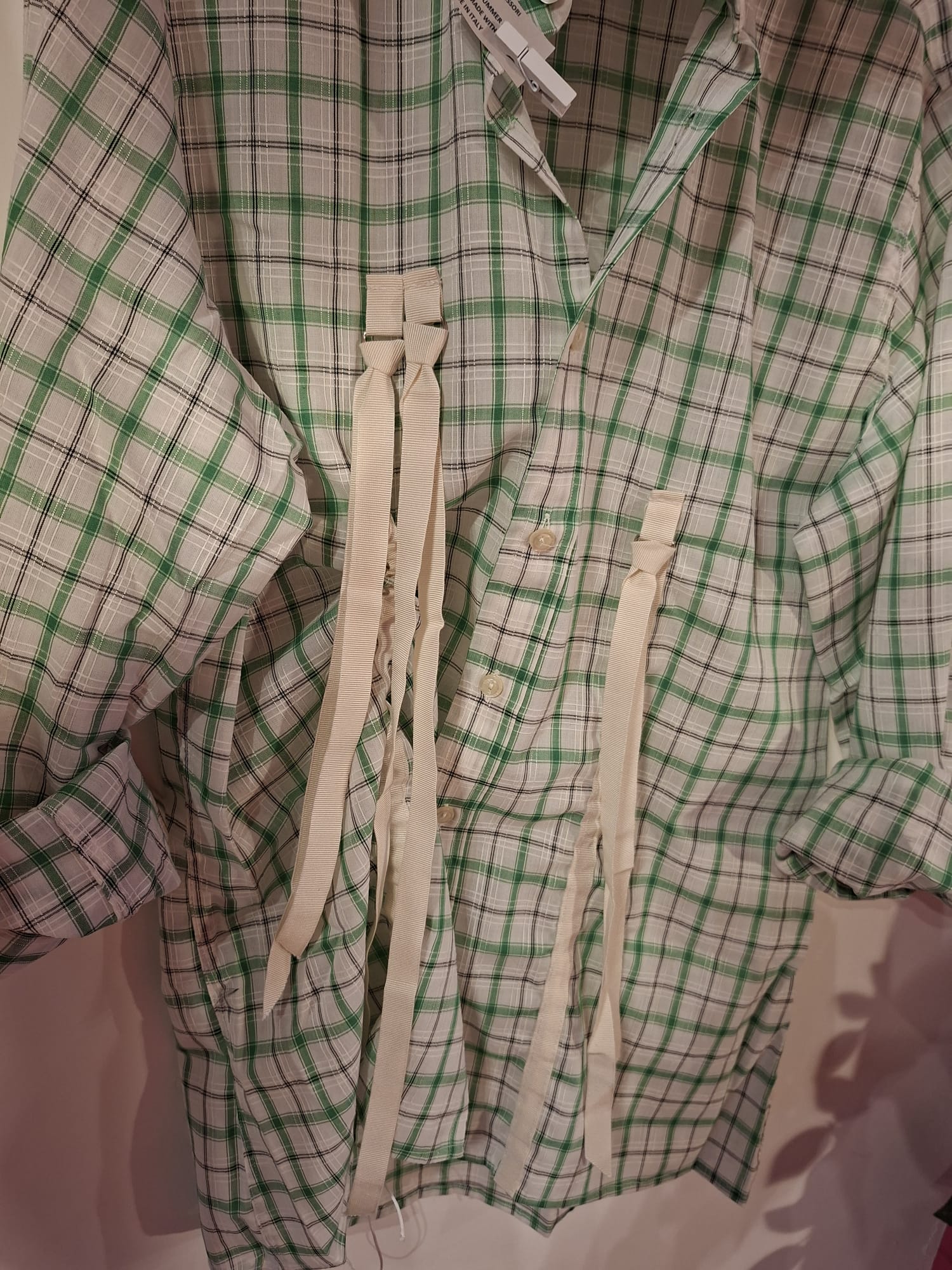Camicia in cotone handmade con dettagli a persianine regolabili - immagine 2
